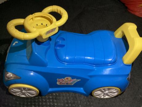 Detske auto odrazadlo s poškodením,