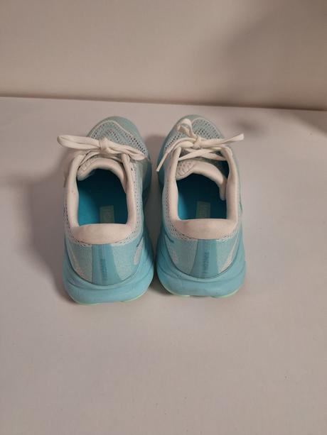 Hoka tenisky, 40