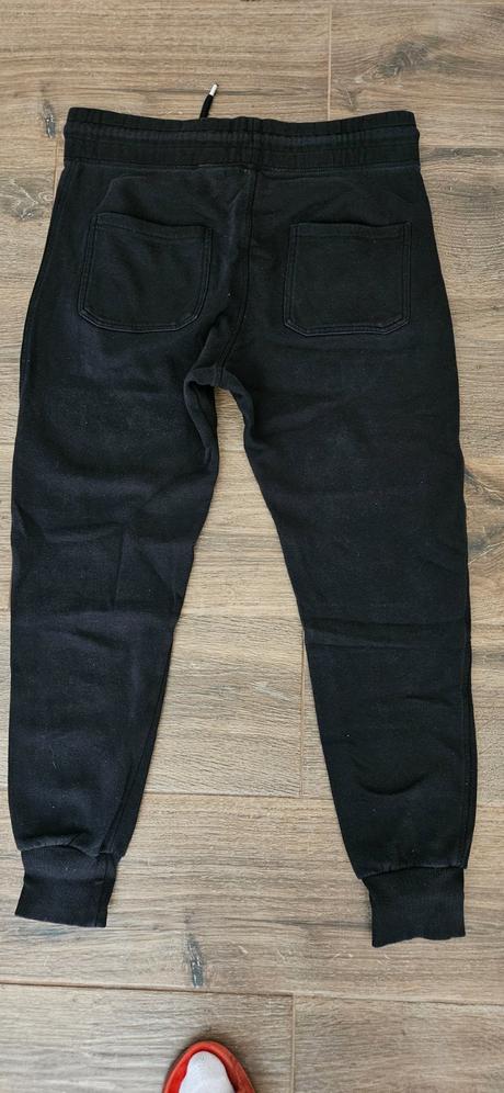 Čierne h&m tepláky, h&m,s