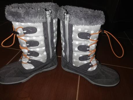 Dievcenske čižmy, authority,31