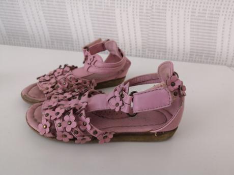 Sandálky, 26