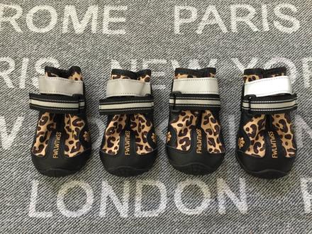 Topanky pre stredneho psa, 