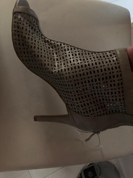 Topanky, reserved,41