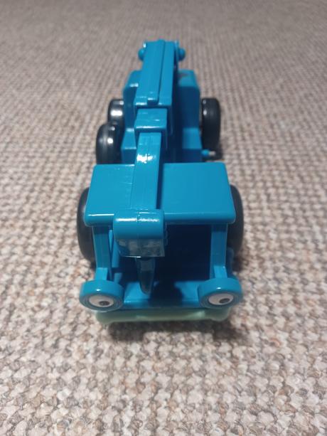 Žeriav bob staviteľ, 