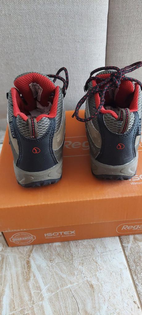 Nepremokavé turistické topánky regatta, 28