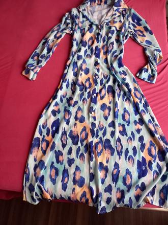 Šaty na gombíky, 38