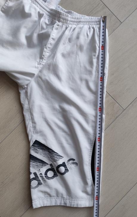 Predám 3/4 šušťakové kraťasy adidas, adidas