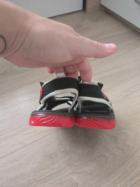 Tenisky, 31