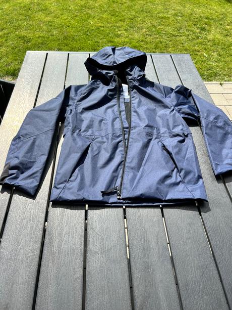 Decathlon nepremokava bunda na futbal/ turistická, decathlon,134