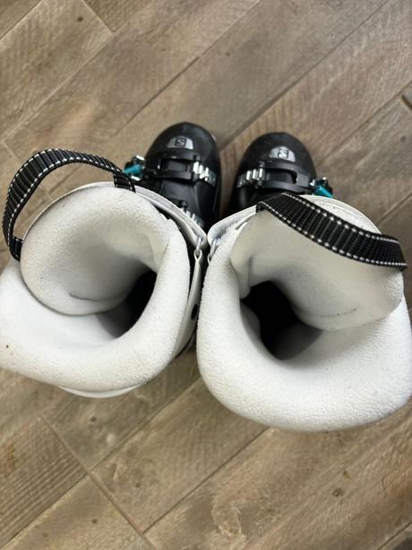 Lyziarky, salomon,24