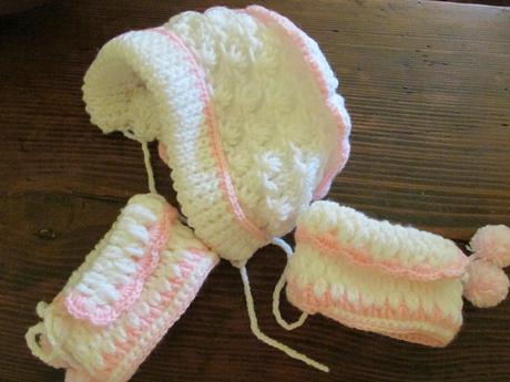 Ručne pletená súpravička na krst, 56