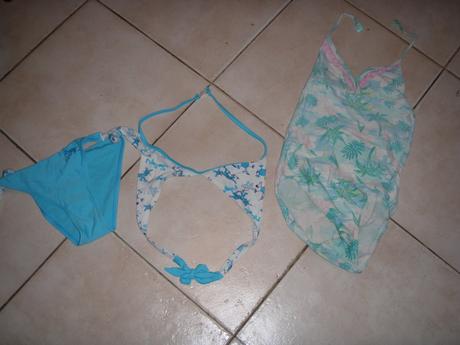 Letne veci ,trička, plavky, 122–134