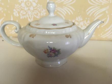 Starozitny veľký cajnik znaceny, 