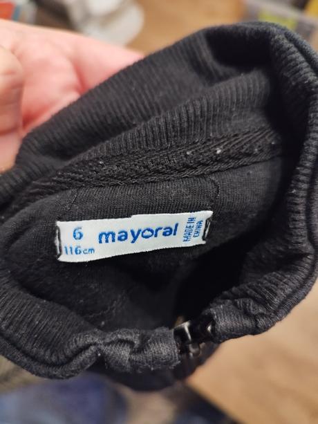 Mikina zn. mayoral v. 116 (2 kusy po 8 eur), mayoral,116