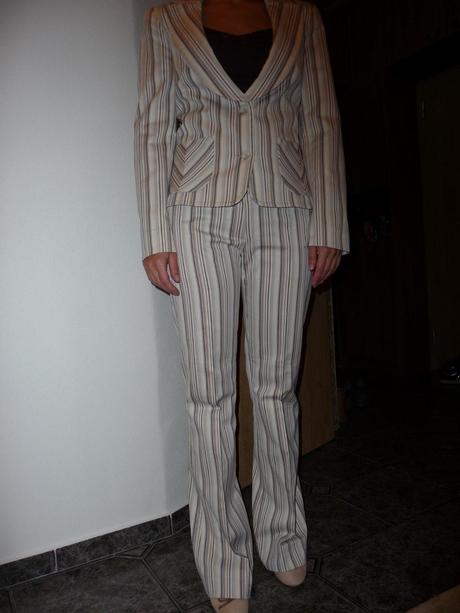 Kvalitný nohavicový kostým, 158