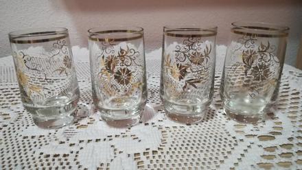 Štamperlíky so zlatým zdobením, 