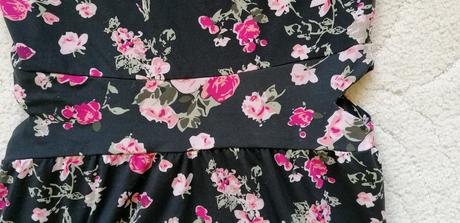 Kvietkované šaty, l