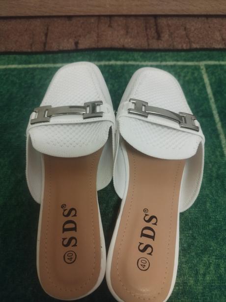 Trendové šľapky - nové, 40