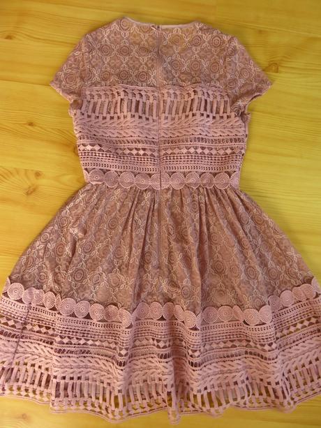 Spoločenské šaty, 38