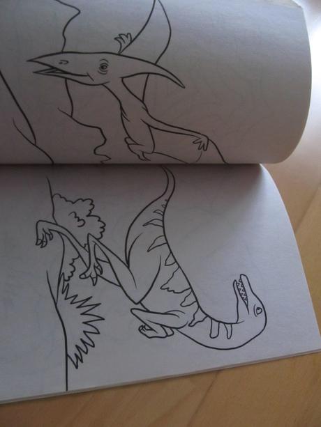 Dinosaurs coloring&activity omalovanky,