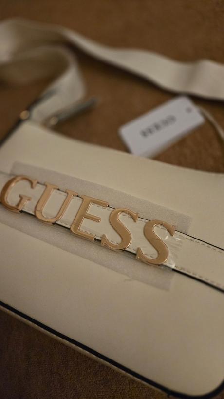 Nova kabelka guess, 