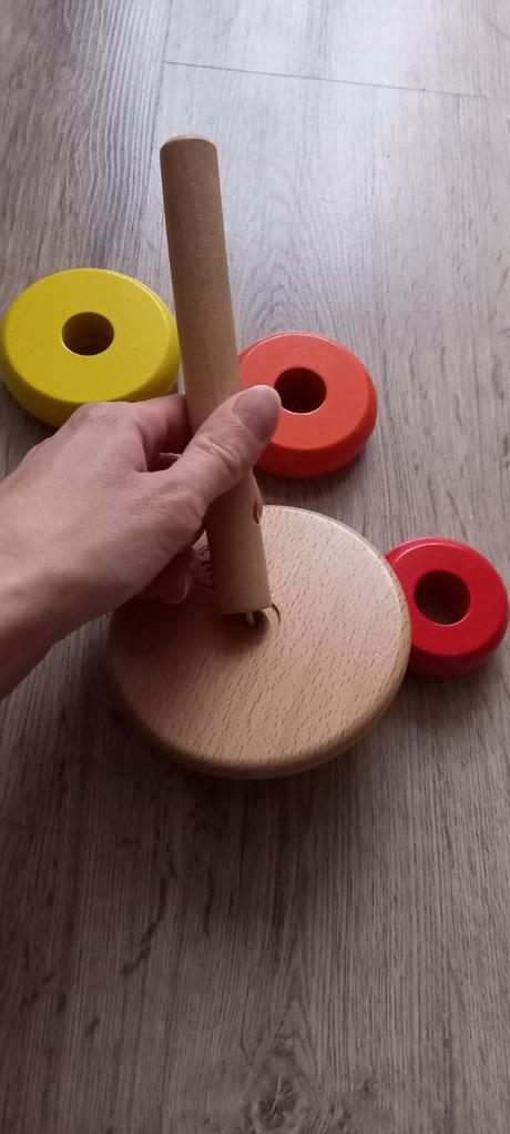 Stohovacia veža pyramída,