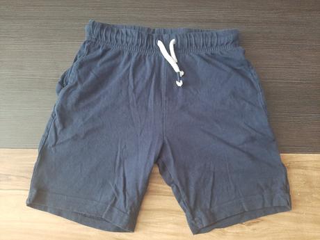 Šortky, f&f,110
