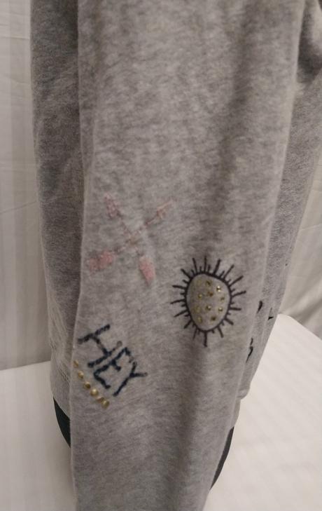 Sivá mikina s motívmi vpredu a na rukávoch, esprit, esprit,m