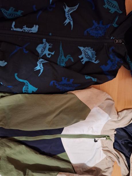 Prechodna bunda 122, 122