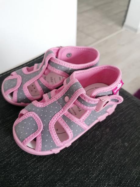 Sandalky, ren but,22