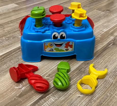 Pracovný stolík/detské náradie, 