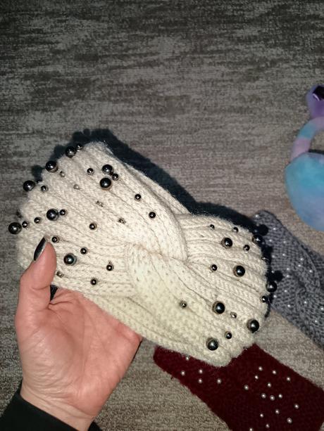 Teplé čelenky, 128