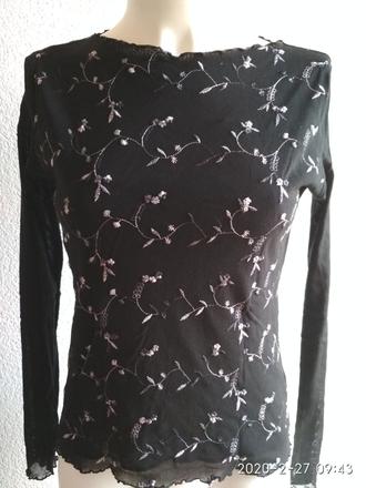 Čierne tričko s výšivkou, m