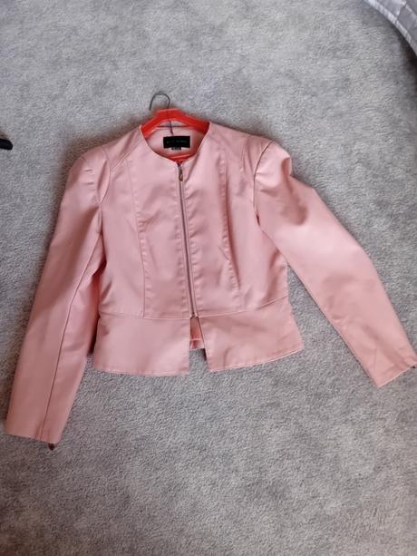 Ružová koženka, gate,42