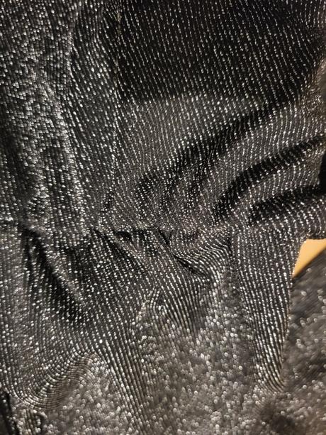 Krásny veľmi ligotavy top, 