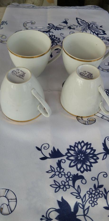 Sada porcelánových hrnčekov bohemia czechoslovakia, 