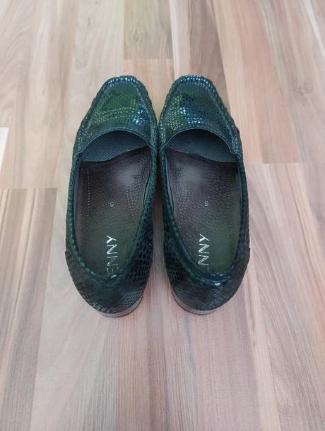 Celokožené mokasíny, 38