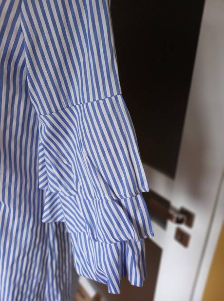 Modré pásikavé šaty na leto, s