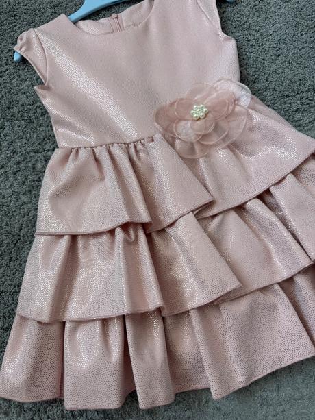 Spolocenske saty v.104, 104