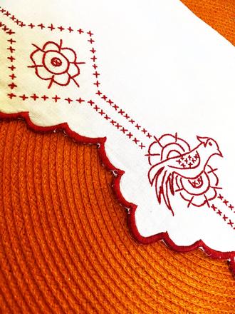 Vyšívaná vitrážka, 