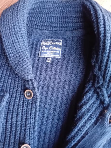 Sveter značkový a kvalitný, 152