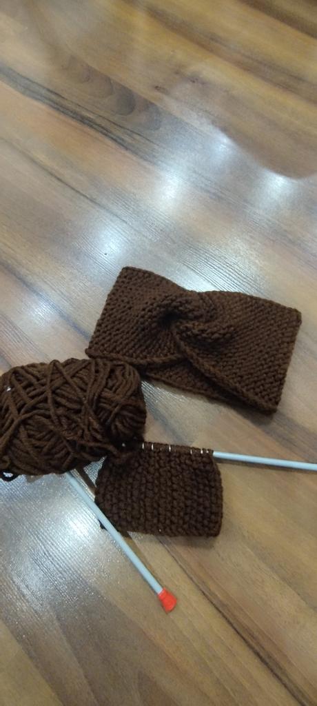 Pletená čelenka, m