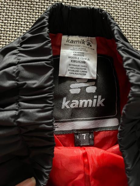 Šušťákové nohavice, 122