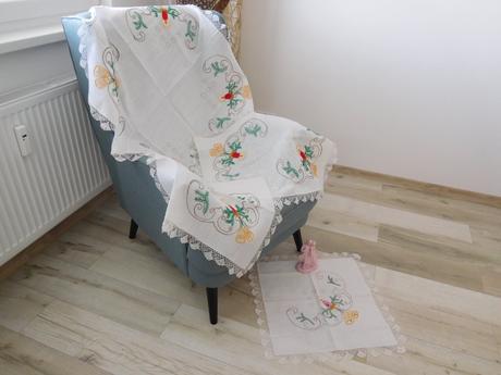 Ručne vyšívaný set vianočných obrusov obrusy a štó, 