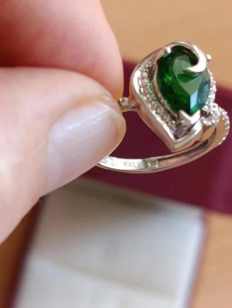 Prsteň z bieleho zlata, 