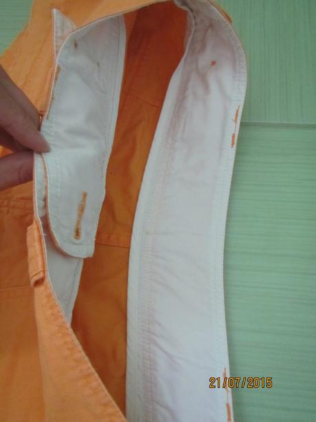 Kratasky vyborne sedia v peknom odtieni, s