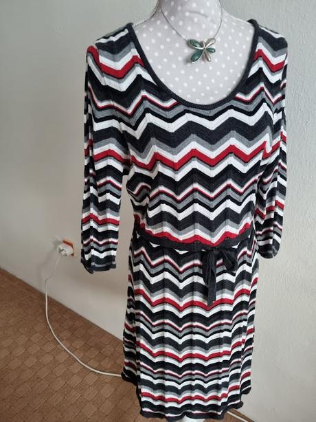 Trojfarebné pletené šaty xl, xl
