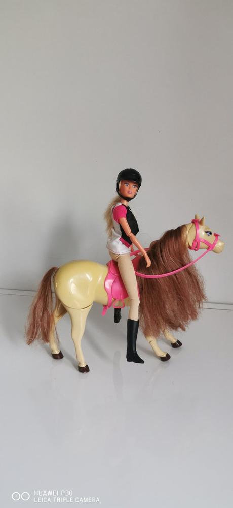 Barbie na koni,