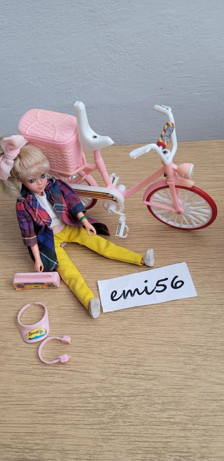 Barbie na bicykli,