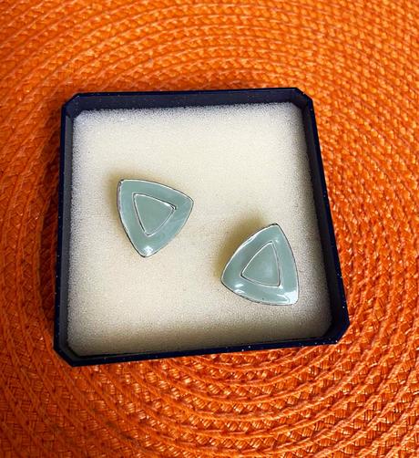 Trojuholníkové náušnice, 